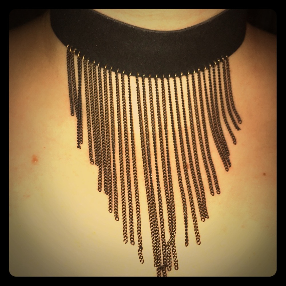 Black rainfall choker